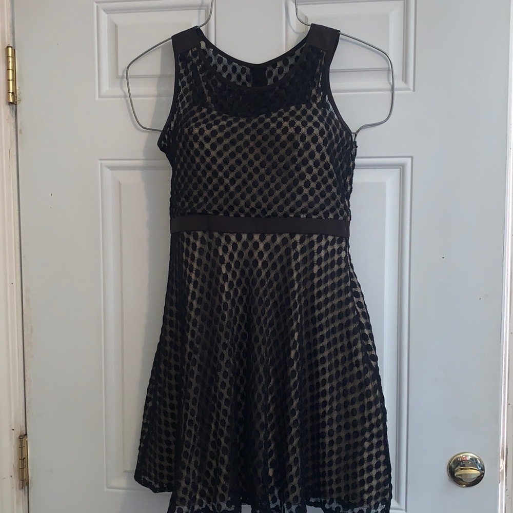 Minuet Nude/black dress Size Medium